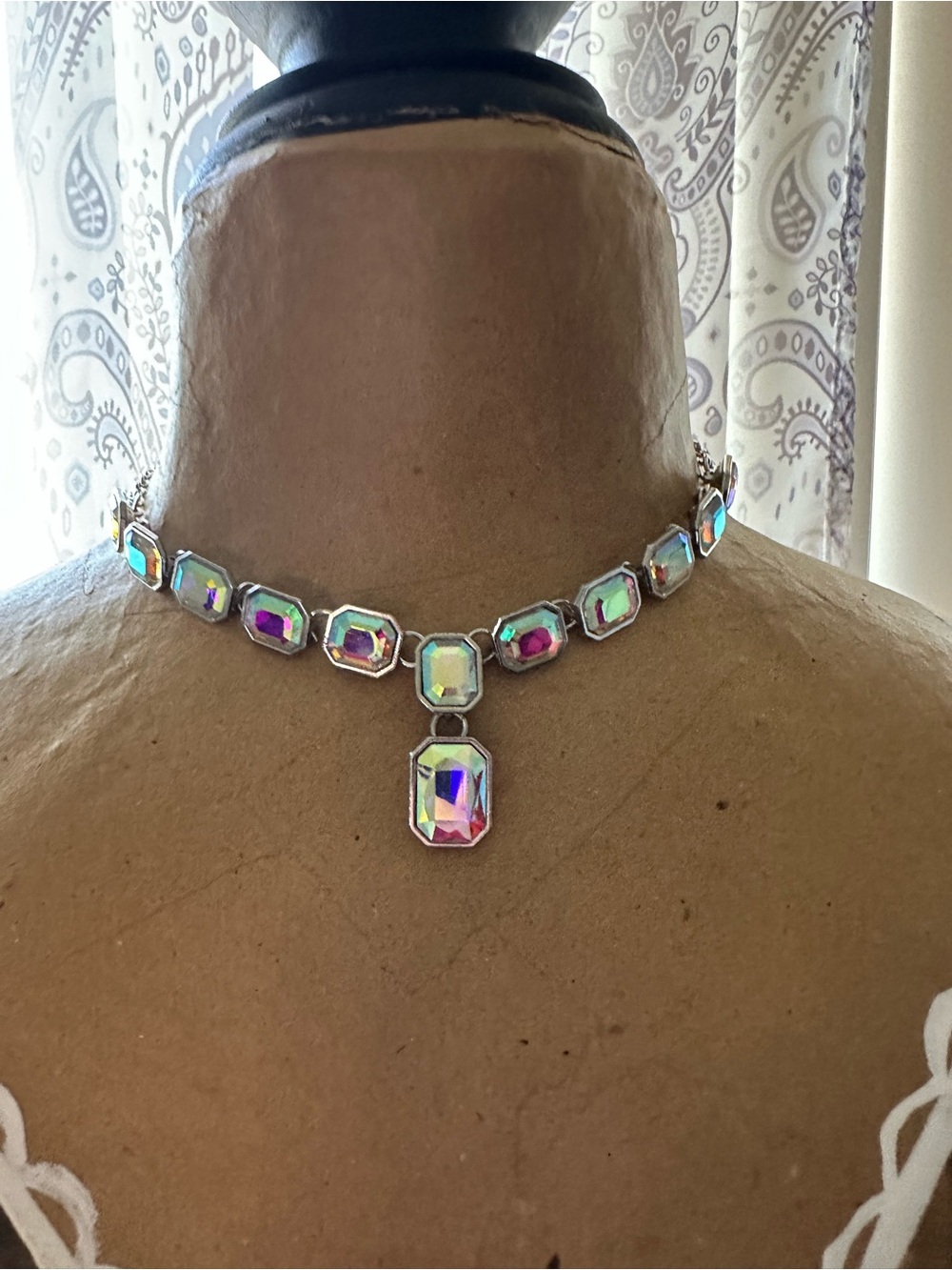 Iridescent Crystal Choker Necklace - Multicolor